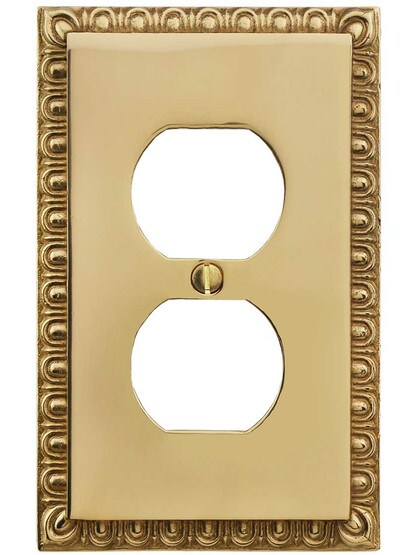Alternate View of Ovolo Single Duplex Outlet Cover Plate.