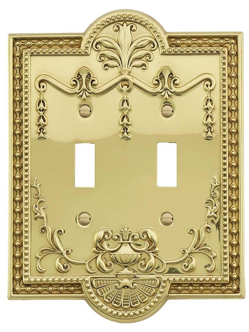 Alternate View of Como Double Toggle Switch Plate.