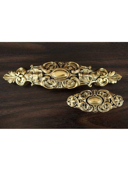 Alternate View of Queensway Drawer Pull - 4 inch Center to Center.
