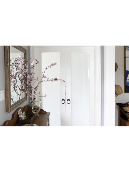 Wrought-Steel Arched Rosette Door Set with White Porcelain Knobs