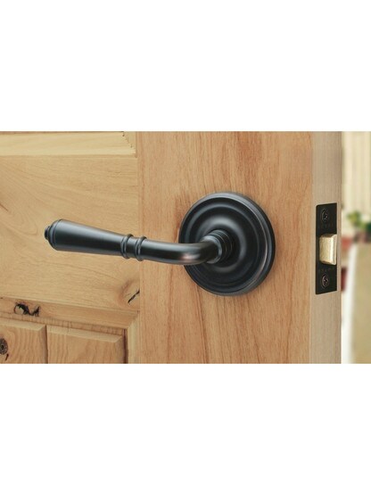 Classic Rosette Set With Turino Levers
