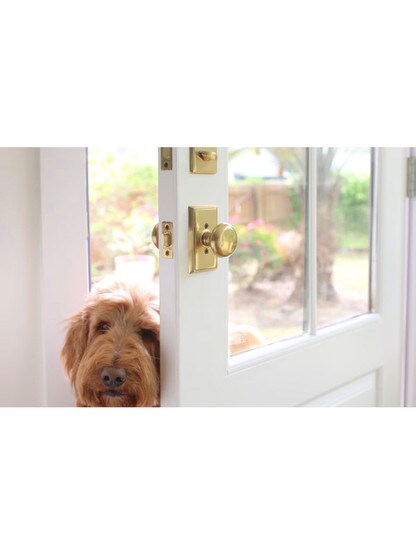 Providence Door Set With Round Brass Knobs