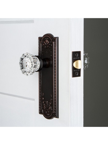 Meadows Style Door Set With Fluted Crystal Glass Door Knobs