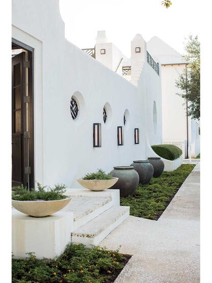 Alternate View of Dorian Medium Exterior Wall Sconce.