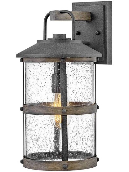 Lakehouse Medium Outdoor 1-Light Wall Mount.