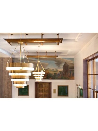 Echelon 8 Light Medium Multi Tier Chandelier in Heritage Brass