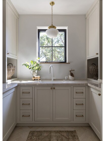 Dutchess 1-Light Medium Pendant