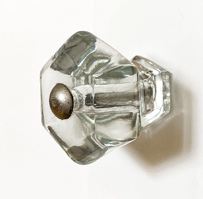 An American classic - the clear hexagonal glass knob